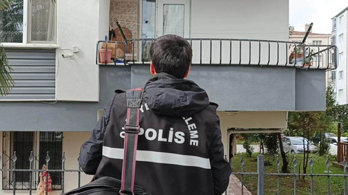 Evde tüfekle oynarken silah ateş aldı! Anne fenalaştı