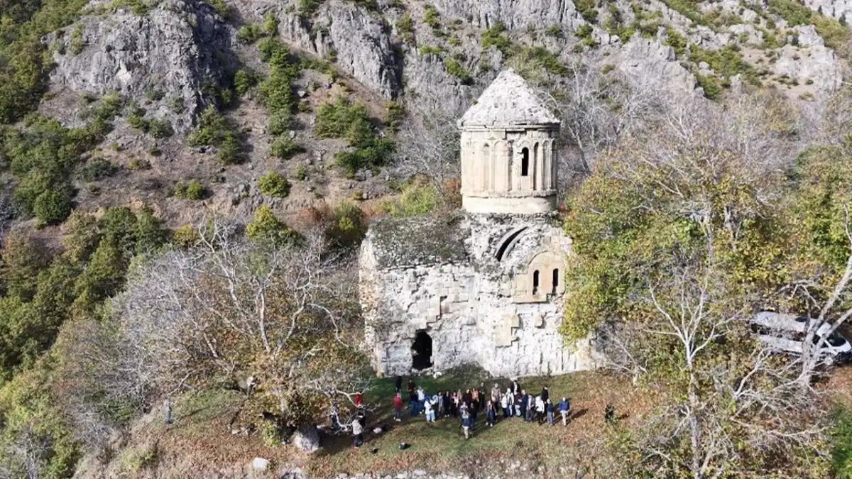Ardanuç’un sonbahar güzelliklerini tanıtmak için bir araya geldiler