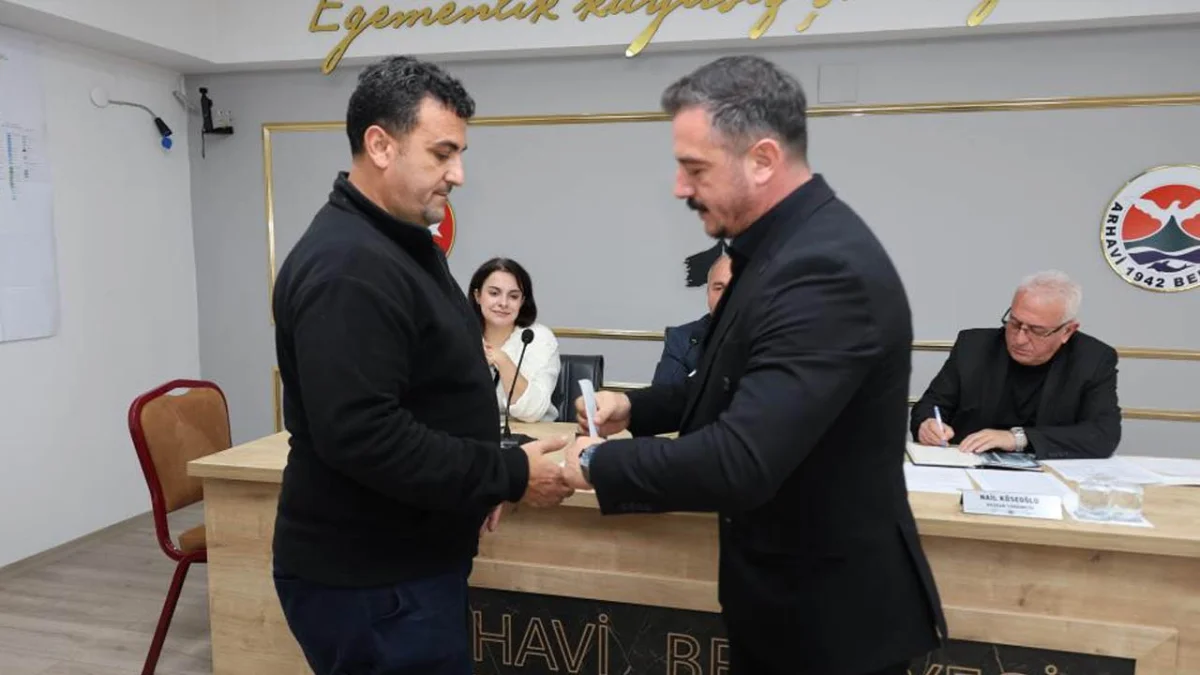 Artvin’de bulduğu altını sahibine teslim eden personele ödül