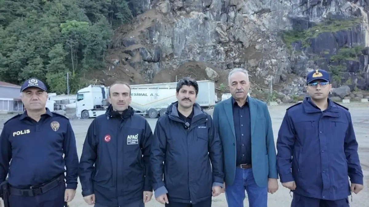 Artvin’deki ölümcül heyelan sonrası Kaymakam Karakaya açıkladı! Tır parkı tahliye edildi