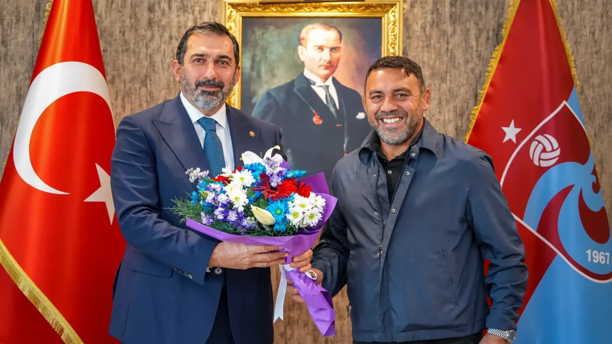 Bakan Yardımcısı Hamza Yerlikaya'dan Trabzonspor'a ziyaret! Forma hediye edildi