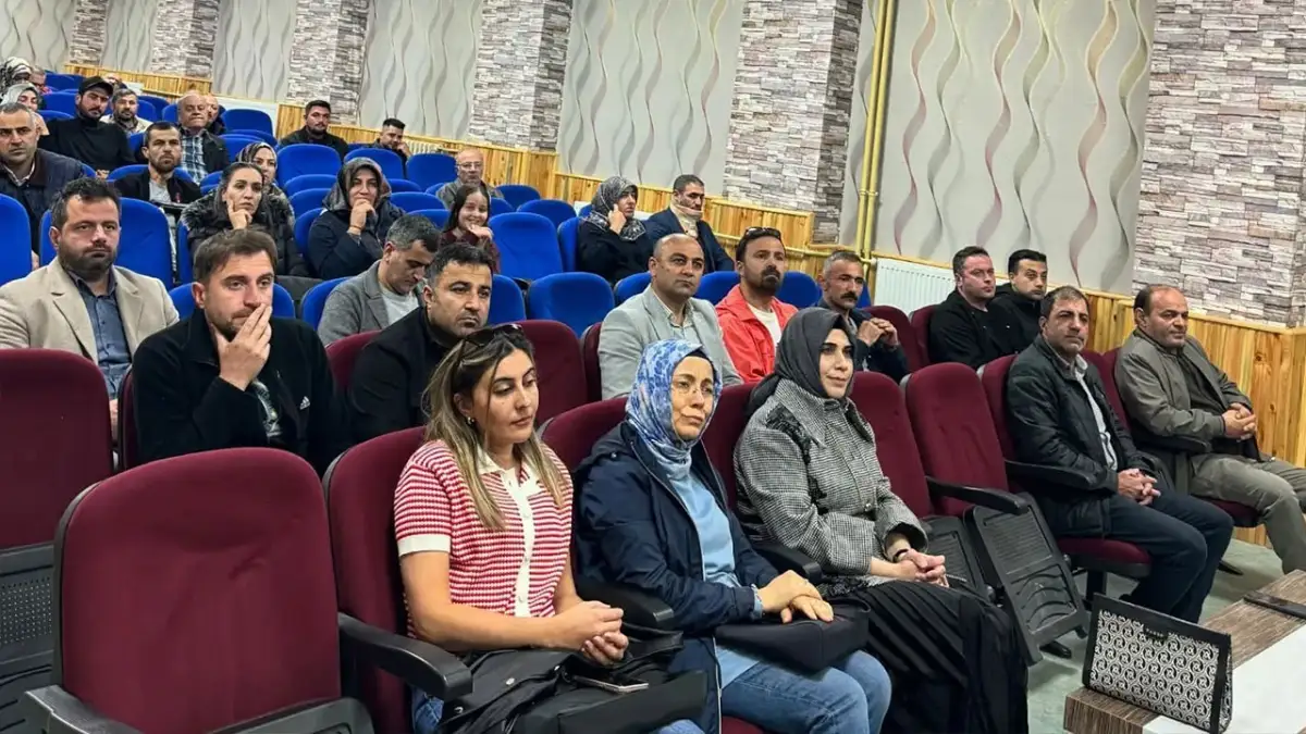 Bayburt Fen Lisesinde öğrenci başarıları velilerle masaya yatırıldı