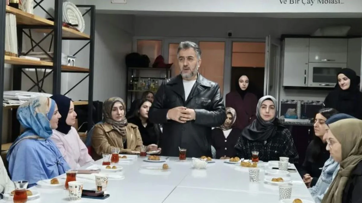 Bayburt Müftüsü Bektaş üniversiteli gençlerle buluştu