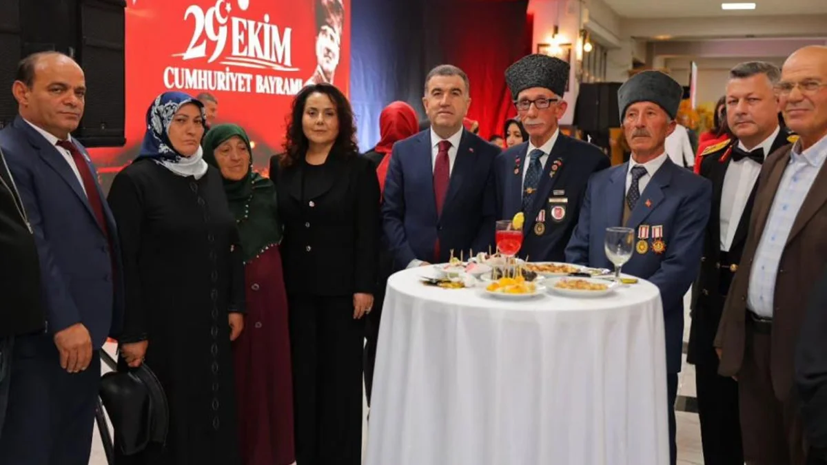 Bayburt’ta Cumhuriyet’in 103’üncü Yıl Dönümüne özel resepsiyon düzenlendi