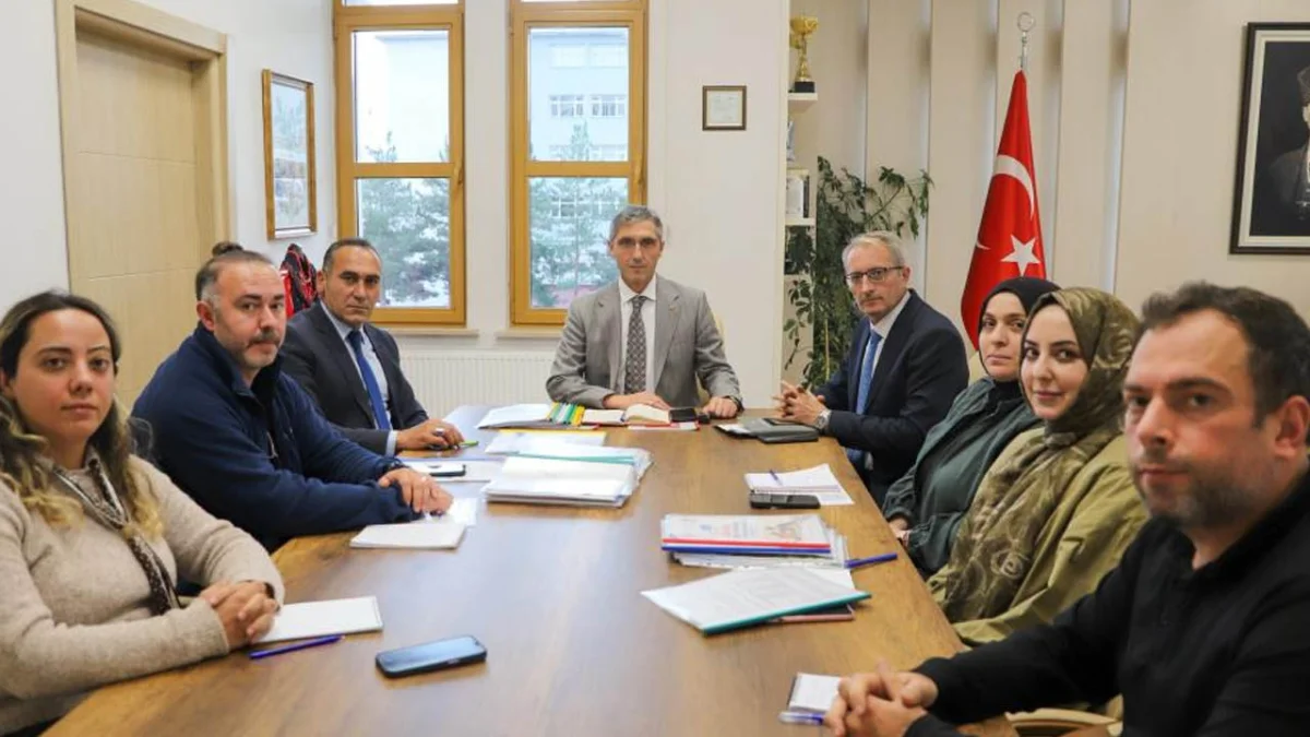 Bayburt’ta eğitim projeleri masaya yatırıldı! Yeni dönem çalışmaları değerlendirildi