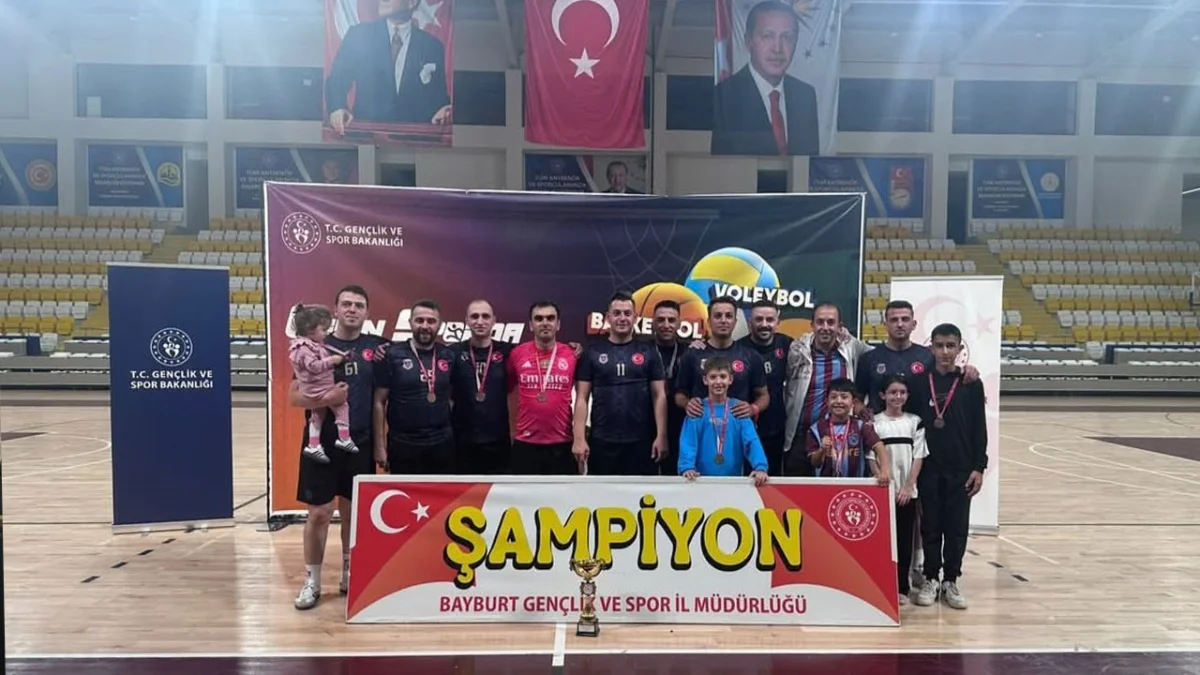 Bayburt’ta futsal turnuvasının şampiyonu Açık Cezaevi oldu