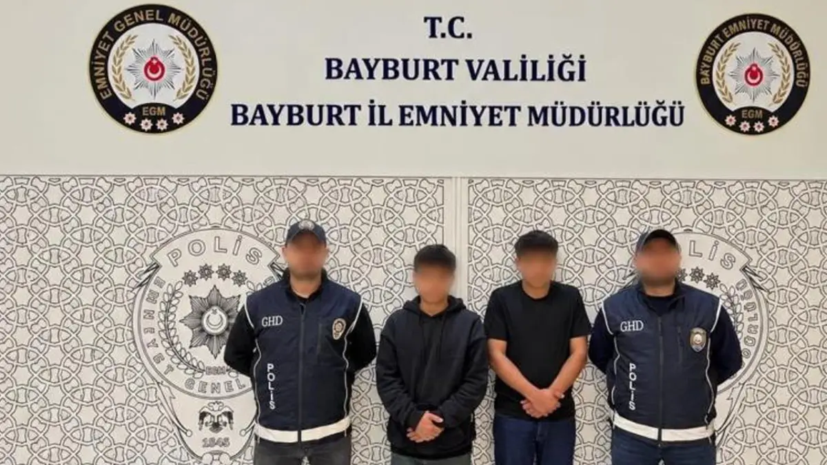 Bayburt’ta göçmen kaçakçılığı operasyonu! 2 şüpheli tutuklandı