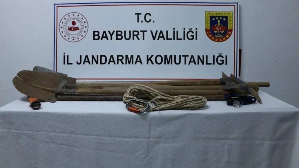 Bayburt’ta izinsiz kazı yapan 6 kişi suçüstü yakalandı