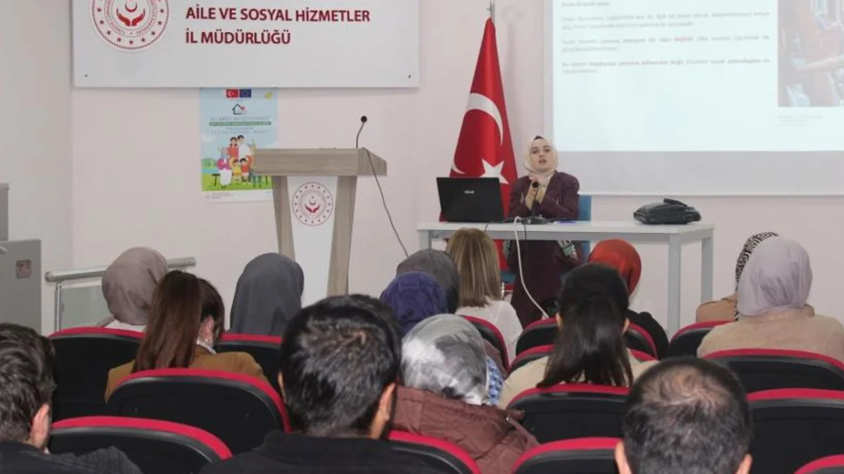 Bayburt’ta kurum personeline insan ticaretiyle mücadele eğitimi verildi