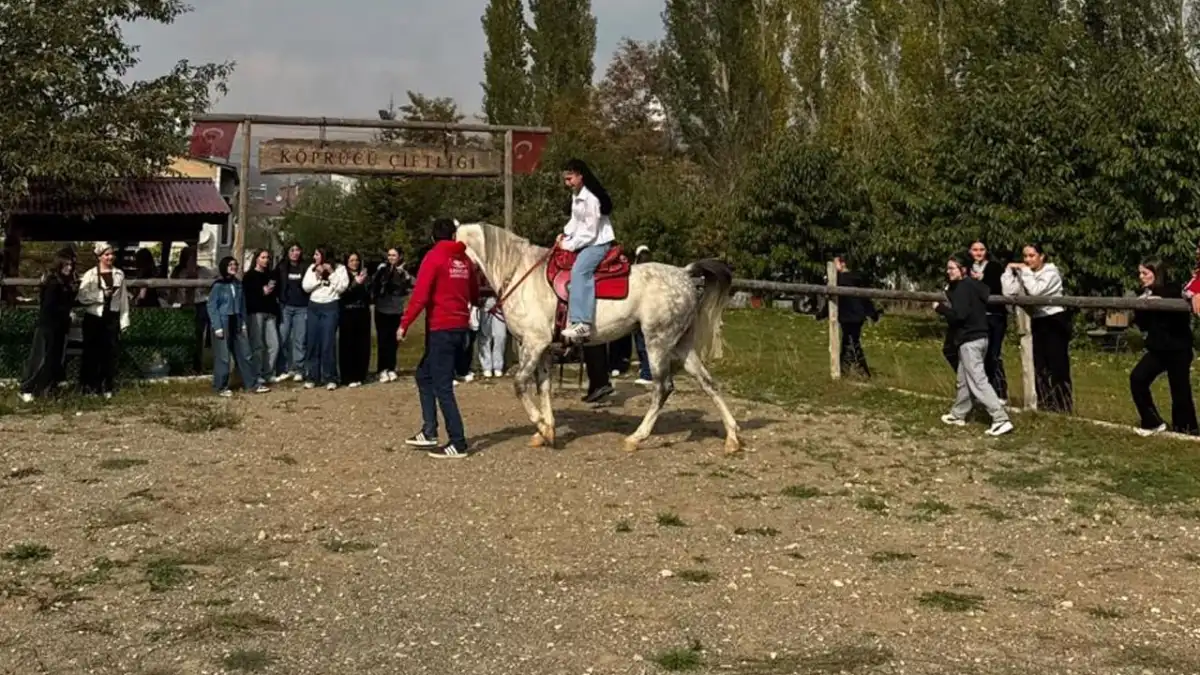 Bayburt’ta öğrencilere atlı sporlarla bağımlılıkla mücadele eğitimi