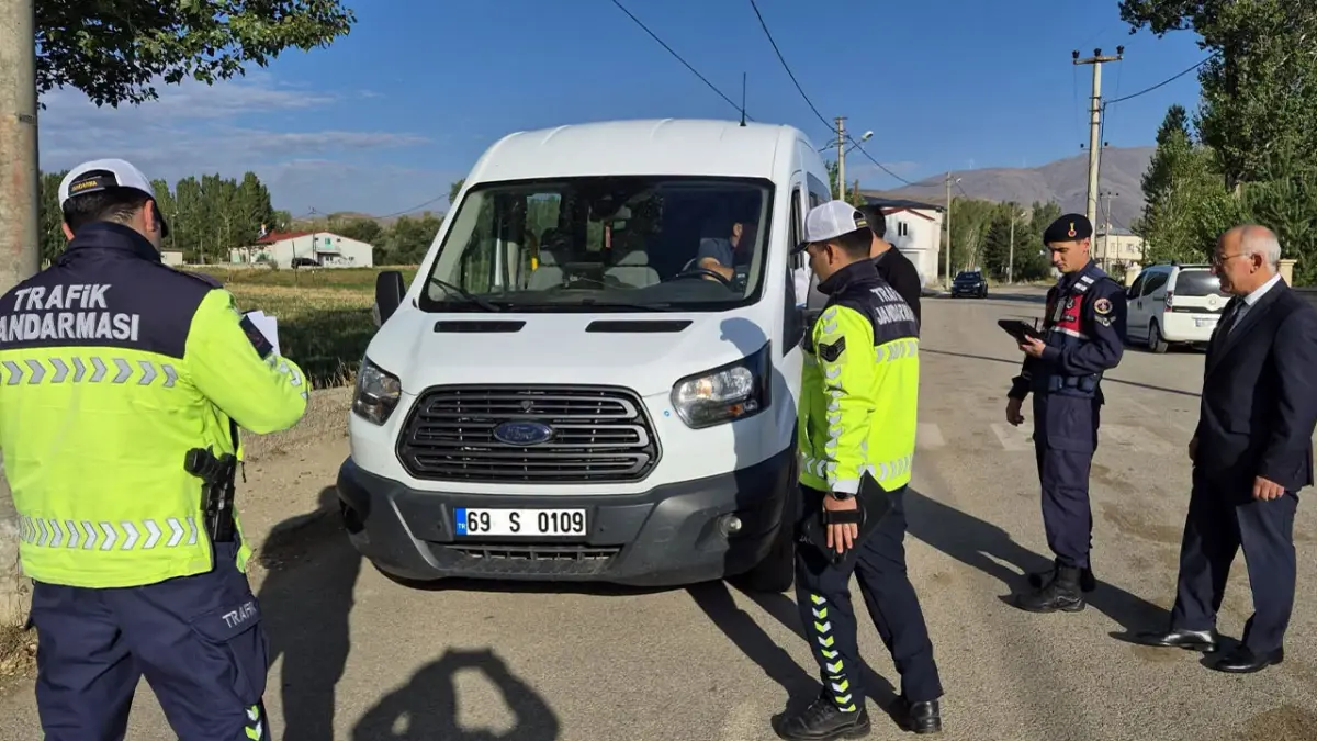 Bayburt’ta okul servislerine güvenlik denetimi