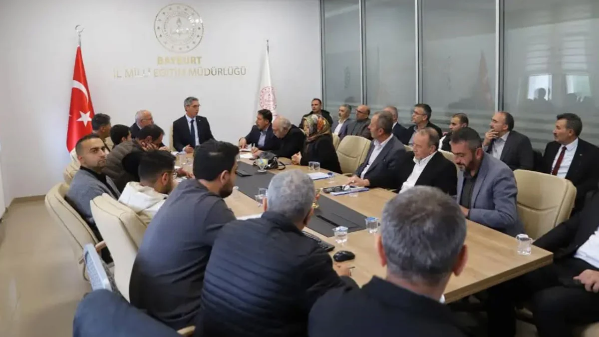 Bayburt’ta taşımalı eğitim çalışmaları toplantıda değerlendirildi