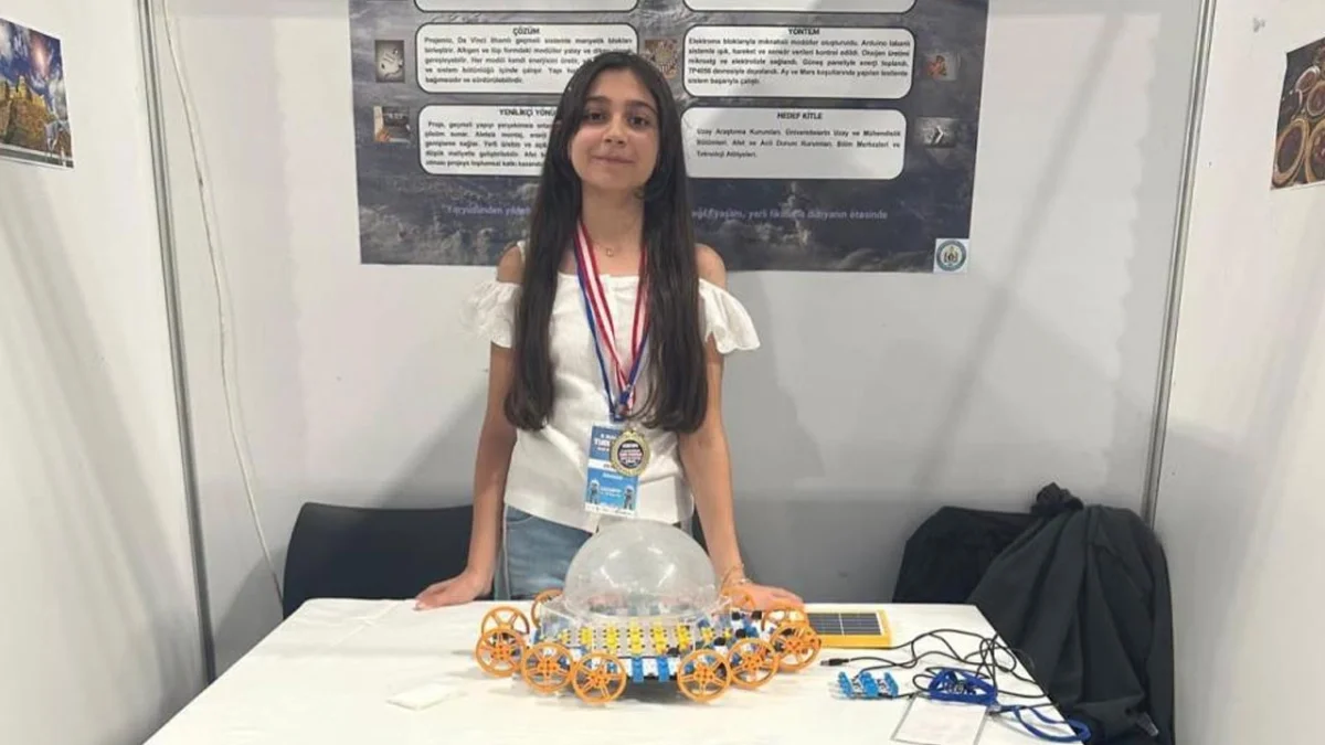 Bayburtlu öğrenci uluslararası şenlikte iki ödül birden kazandı!