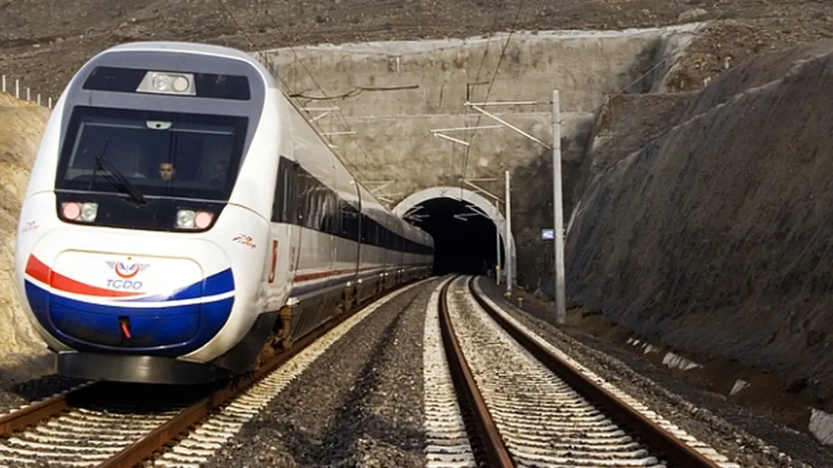 Canlı yayında işsizlik sorunu için demiryolu çağrısı: "Trabzon her yere uzak!"