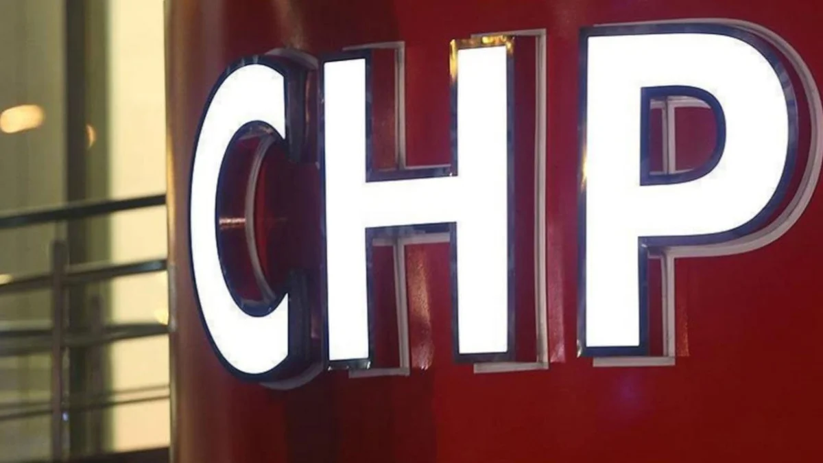 CHP'de 48 isim ihraç edildi
