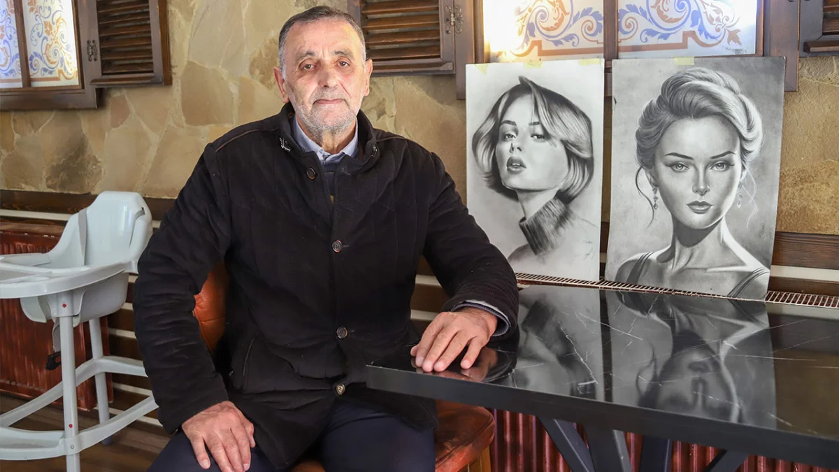 Emeklilik sonrası fırçasına sarıldı, portre sanatında ustalaştı