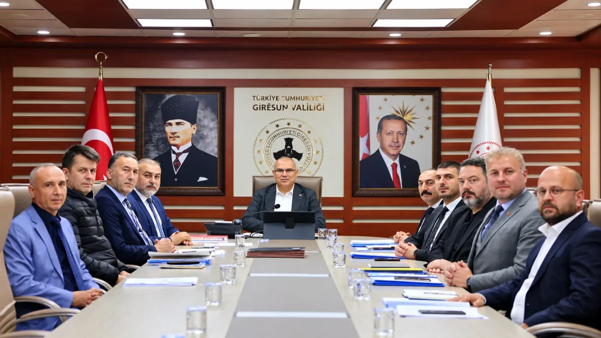 Giresun’da yatırımlar masaya yatırıldı! Vali Koç’tan talimat