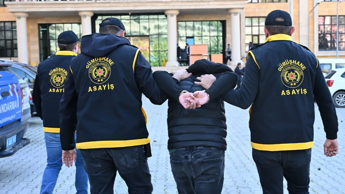 Gümüşhane’de aynı apartmandaki 2 evden ziynet eşyası çalındı