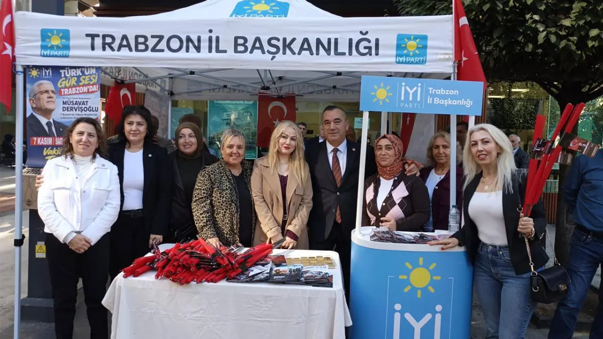 İYİ Parti’den Trabzon’daki bayrak mitingi öncesi saha çalışması