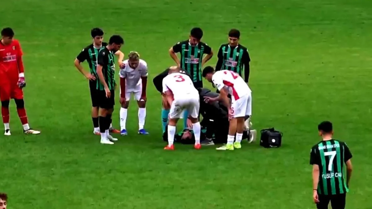 Maçın son dakikalarında korku dolu anlar !Futbolcu kalp krizi geçirdi