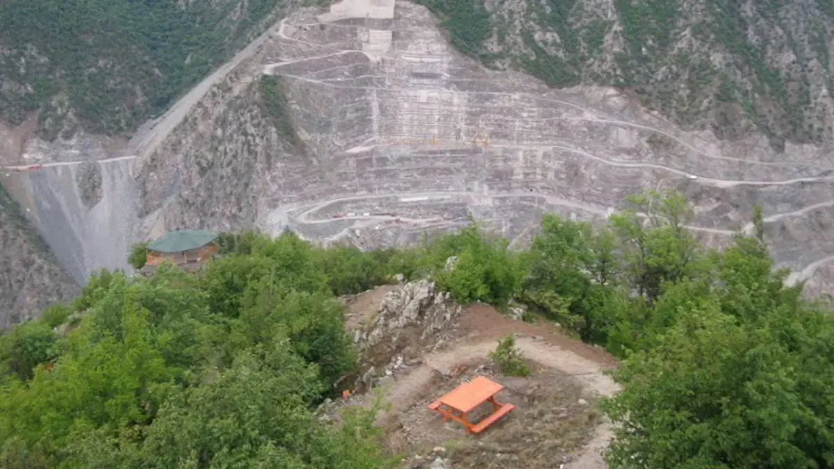Maden şirketinden belediyeye beton mikseri hibesi tartışma yarattı! "Doğamızı satmadık"