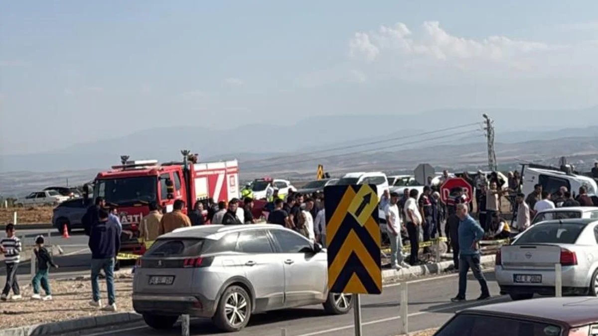 MHP konvoyunda feci kaza! Milletvekili yaralandı, 1 ölü