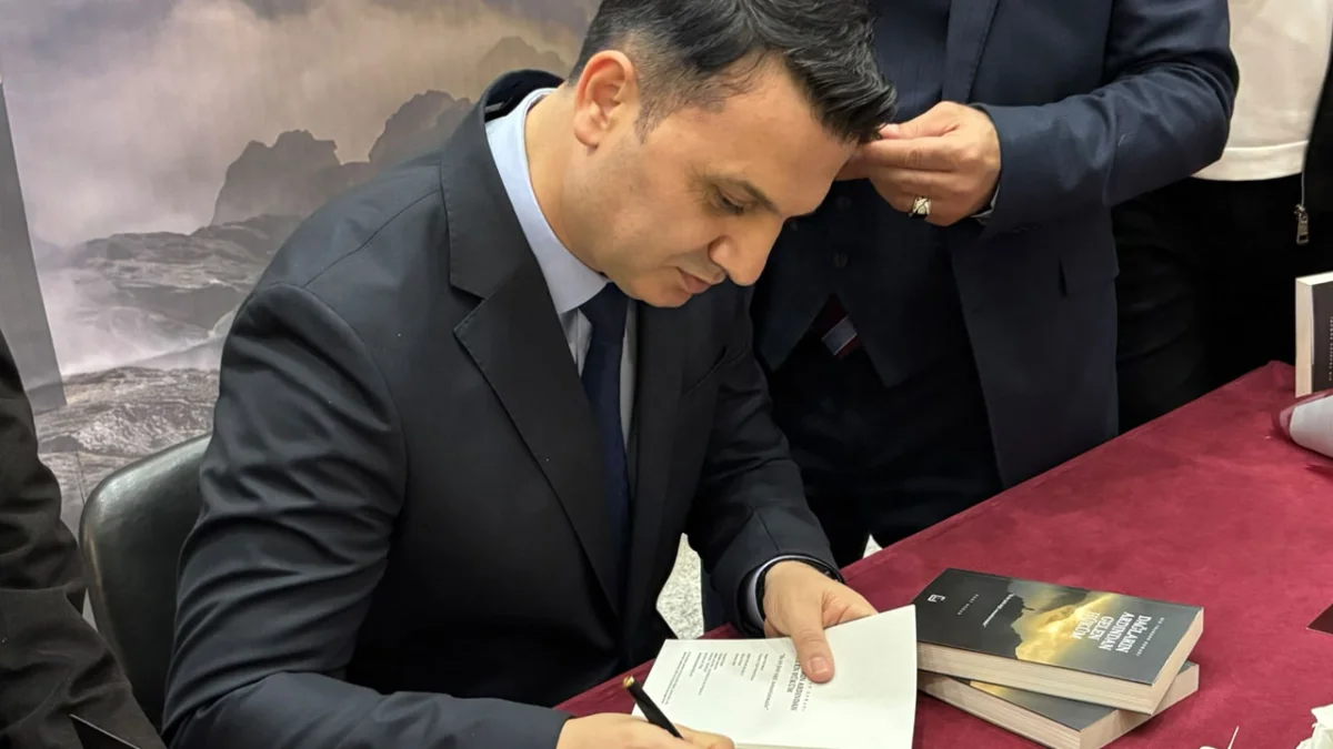 Nuri Bekar’ın “Dağların Ardından Gelen Hüküm” kitabı için imza töreni düzenlendi