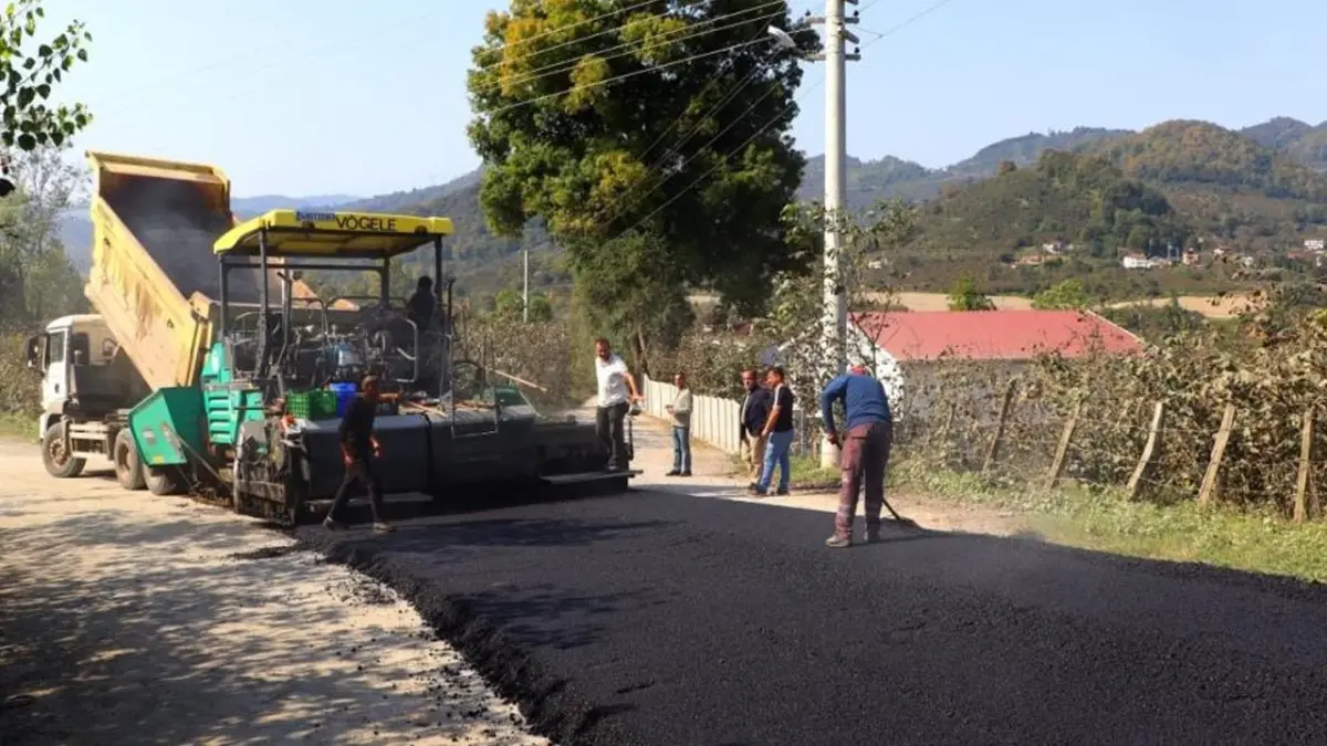 Ordu’da mahalle yolları sıcak asfaltla buluşuyor! Çalışmalar sürüyor