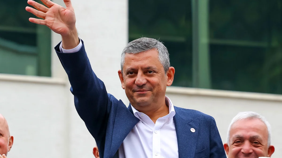 Özgür Özel: “Yaşadığımız krizler yetmezmiş gibi fon krizi çıktı”