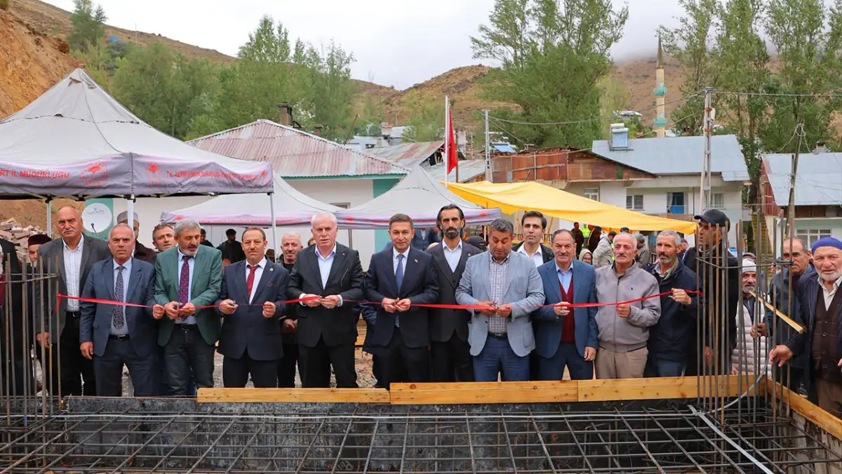 Pınargözü köy konağının temeli törenle atıldı