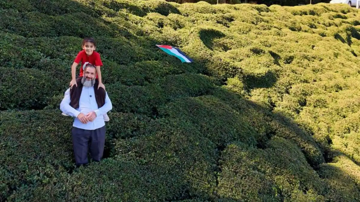 Rizeli denizci çay bahçesine Türk bayrağı işledi! Görenler hayran kaldı