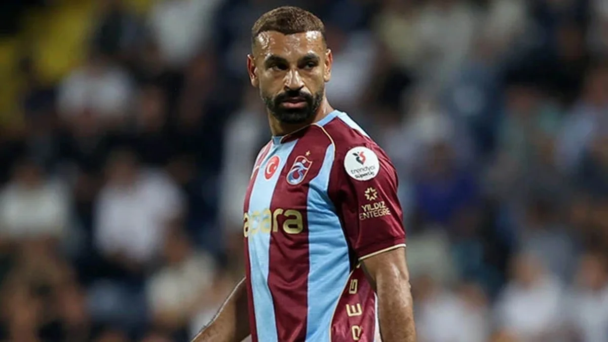 Salah aşkı sınır tanımıyor! Mısır pramitleri önünde horon