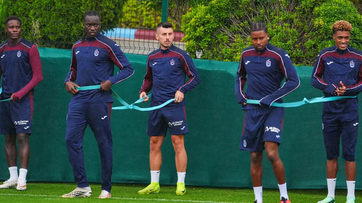 Samsunspor maçı öncesi Trabzonspor antrenmanında sürpriz!