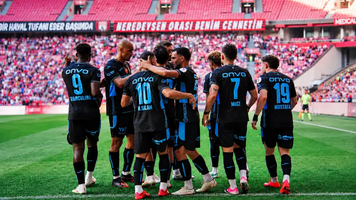 Süper Lig'in en iyileri açıklandı! Trabzonspor zirveyi kimseye bırakmadı