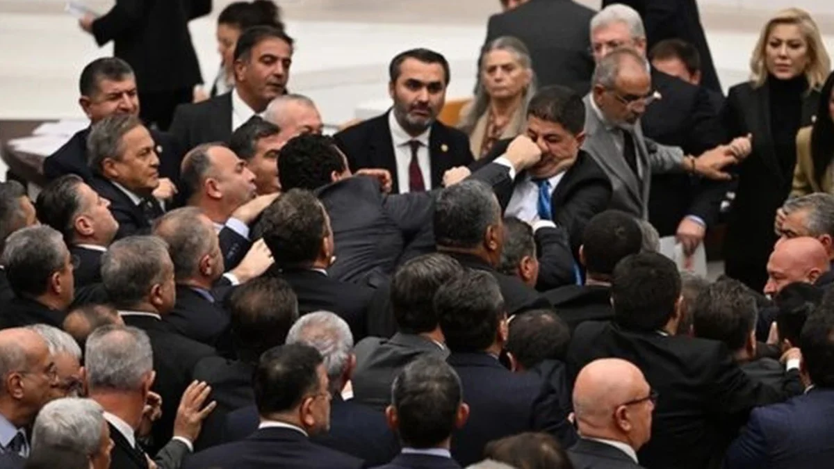 TBMM'de milletvekili kavgasına polis müdahale edebilir mi?