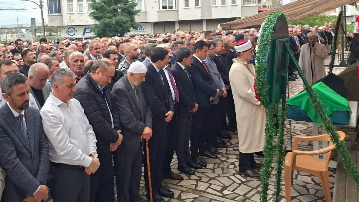 TİSKİ Genel Müdürü İbrahim Kul’un annesi son yolculuğuna uğurlandı