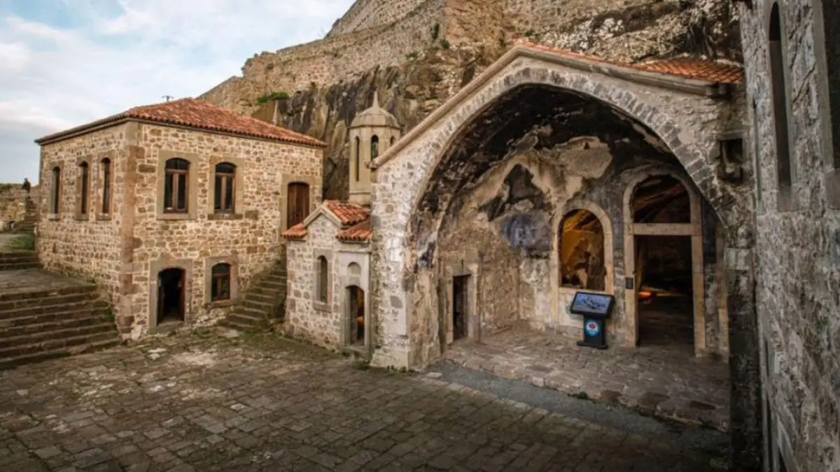Trabzon’a 400 bin turist tek ülkeden geldi! 14 ülkeye direkt uçuş avantajı