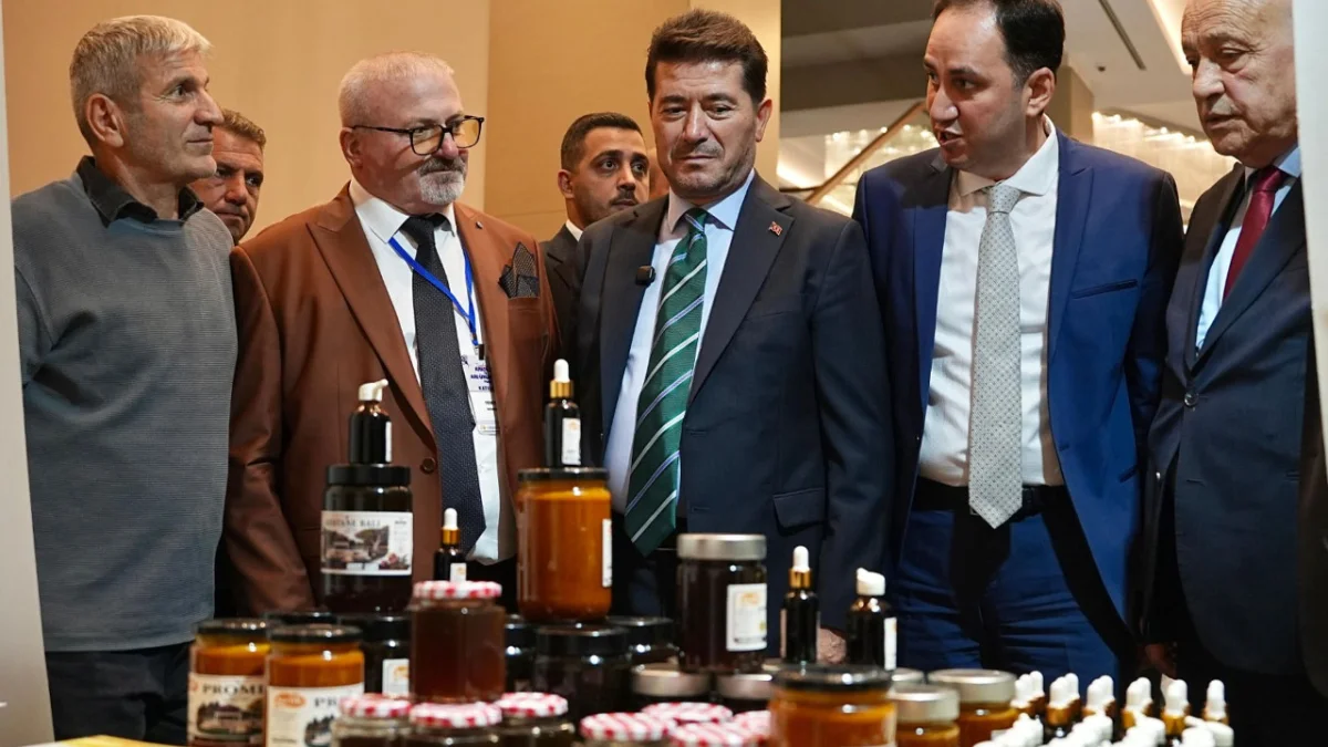 Trabzon Arıcılık ve Arı Ürünleri Fuarı açıldı: "Hayati bir rol oynuyor"
