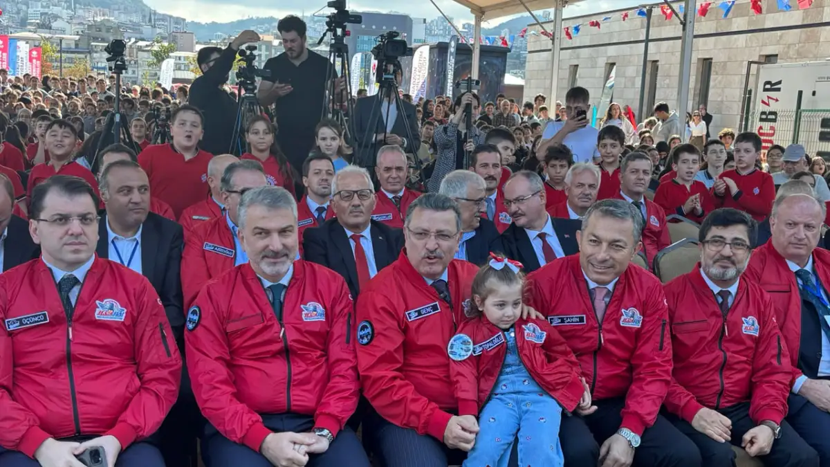 Trabzon BilimFest kapılarını açtı! Başkan Genç’ten TEKNOFEST müjdesi