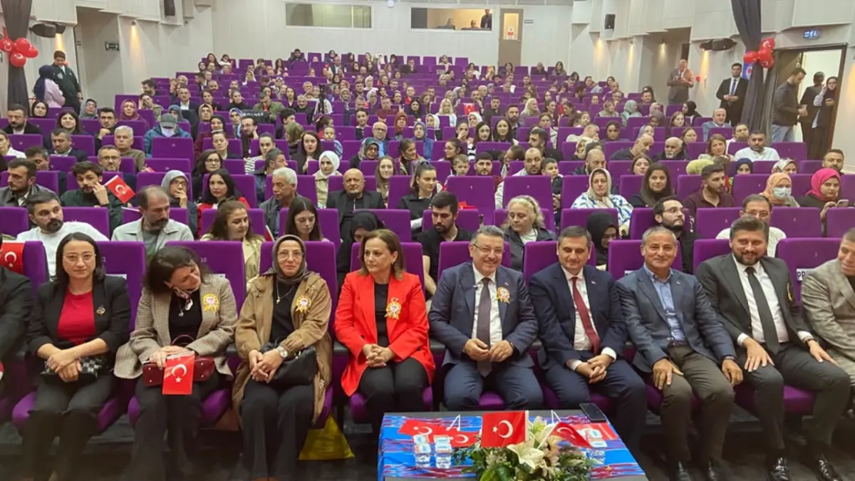 Trabzon’da 103’üncü Cumhuriyet coşkusu!  Sahne bu kez onlarındı
