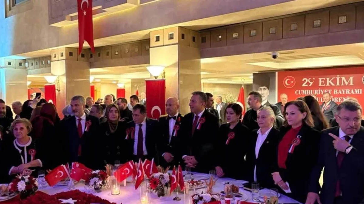 Trabzon’da 29 Ekim töreninde koltuk tartışması!