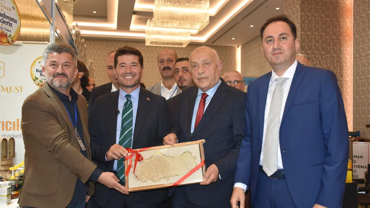 Trabzon’da Arıcılık ve Arı Ürünleri Fuarı kapılarını ziyaretçilere açtı