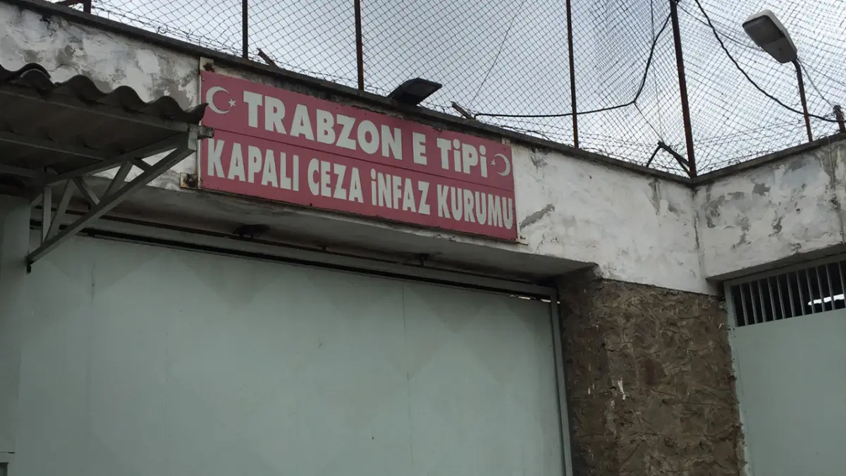 Trabzon’da iki cezaevinde 40 kişi hastanelik olmuştu! Yemeklerin nerede yapıldığı belli oldu