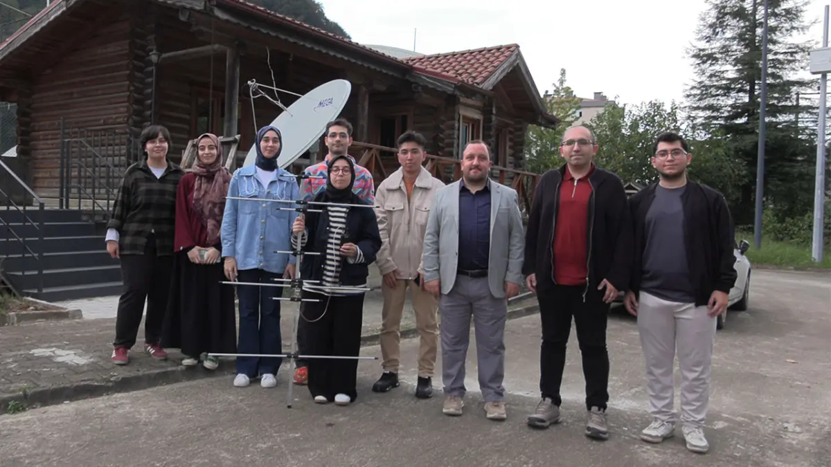 Trabzon'da öğrenciler uzaydan gelen sinyalleri nöbetleşe çalışarak yakaladı