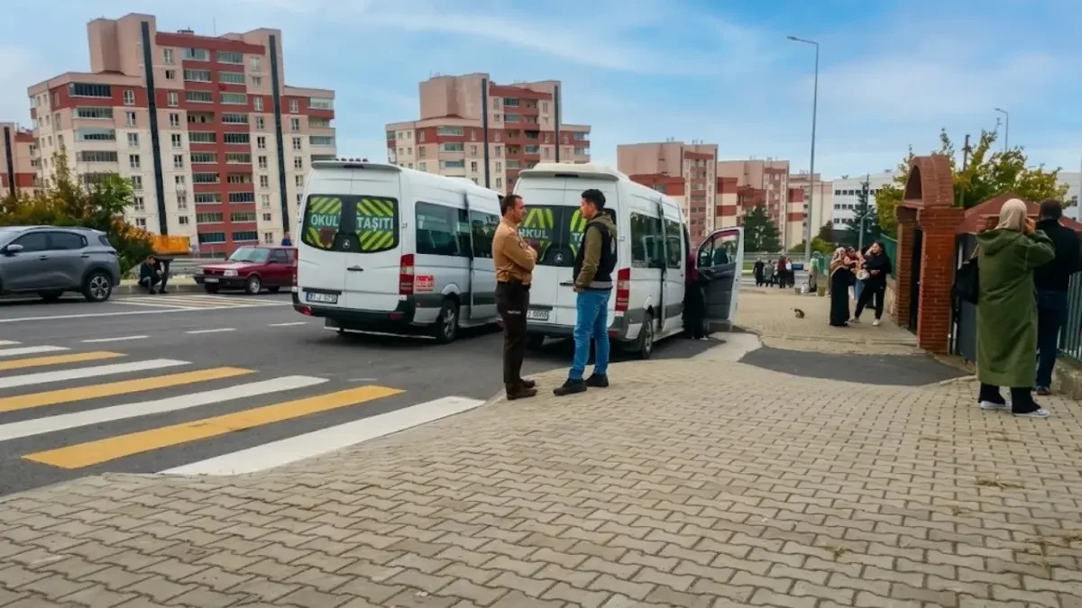 Trabzon’da okul önlerinde güvenlik mesaisi! Öğrenciler gelmeden başlıyor