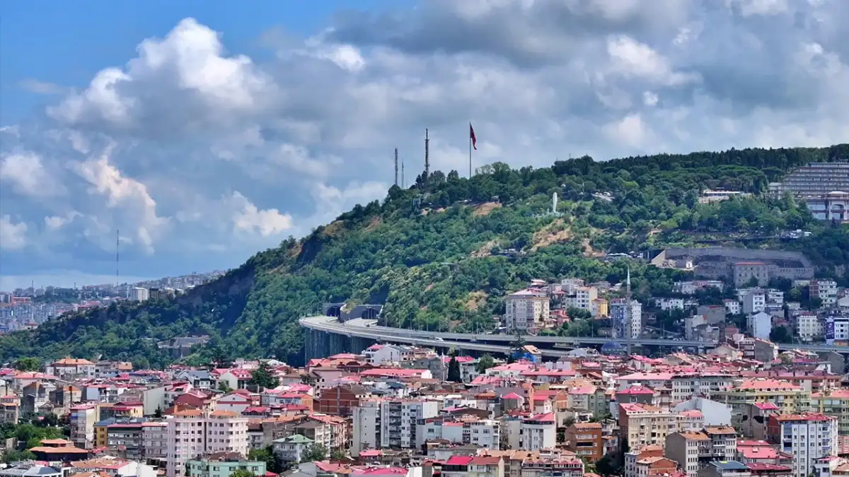 Trabzon’da sağanak yağış alarmı! Meteoroloji sıcaklık için uyardı