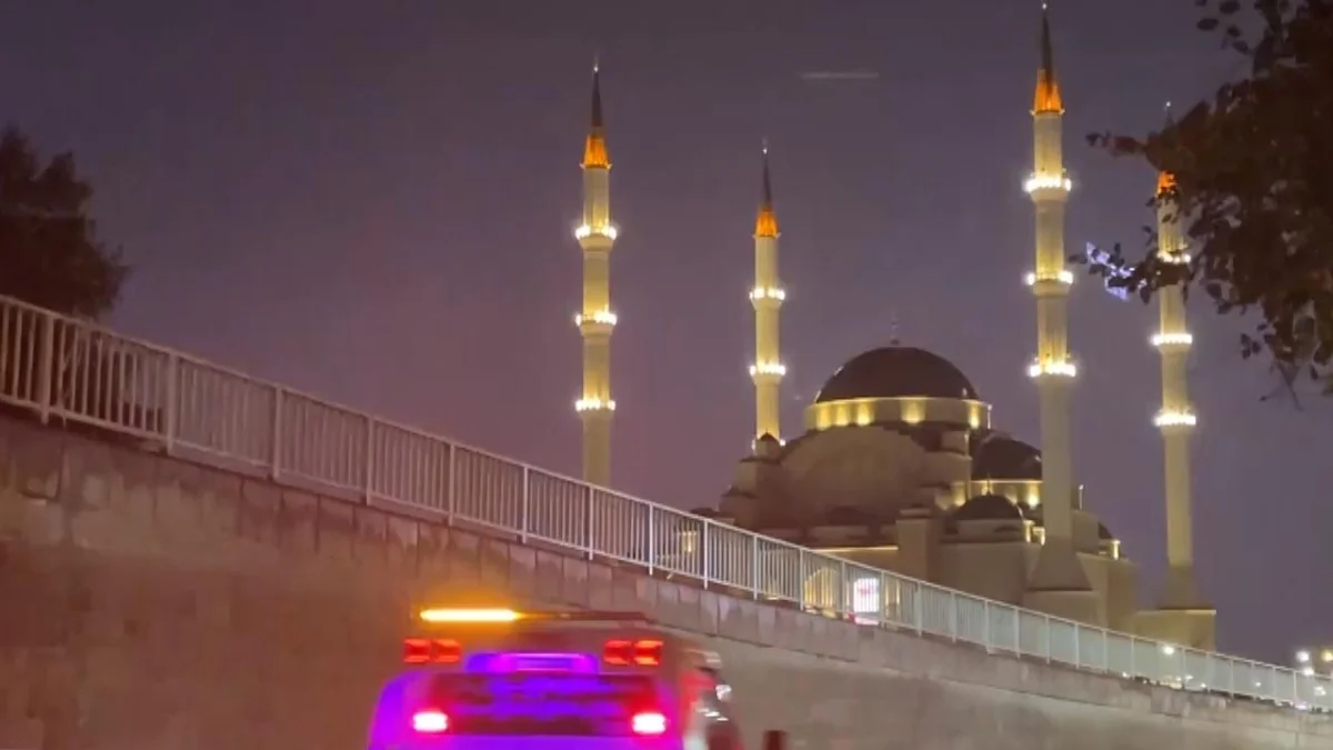 Trabzon’da sağanak yağış hayatı olumsuz etkiledi! Ulaşımda aksamalar yaşandı