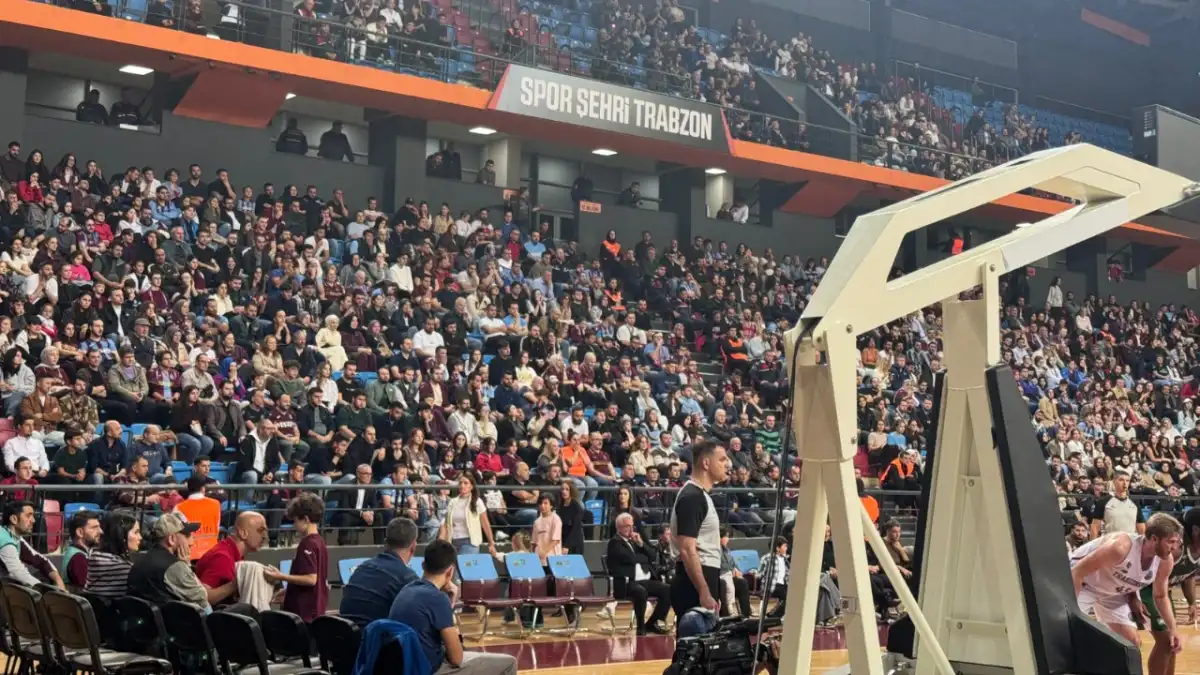 Trabzon’da tarihi basketbol gecesi: Tribünler tıklım tıklım