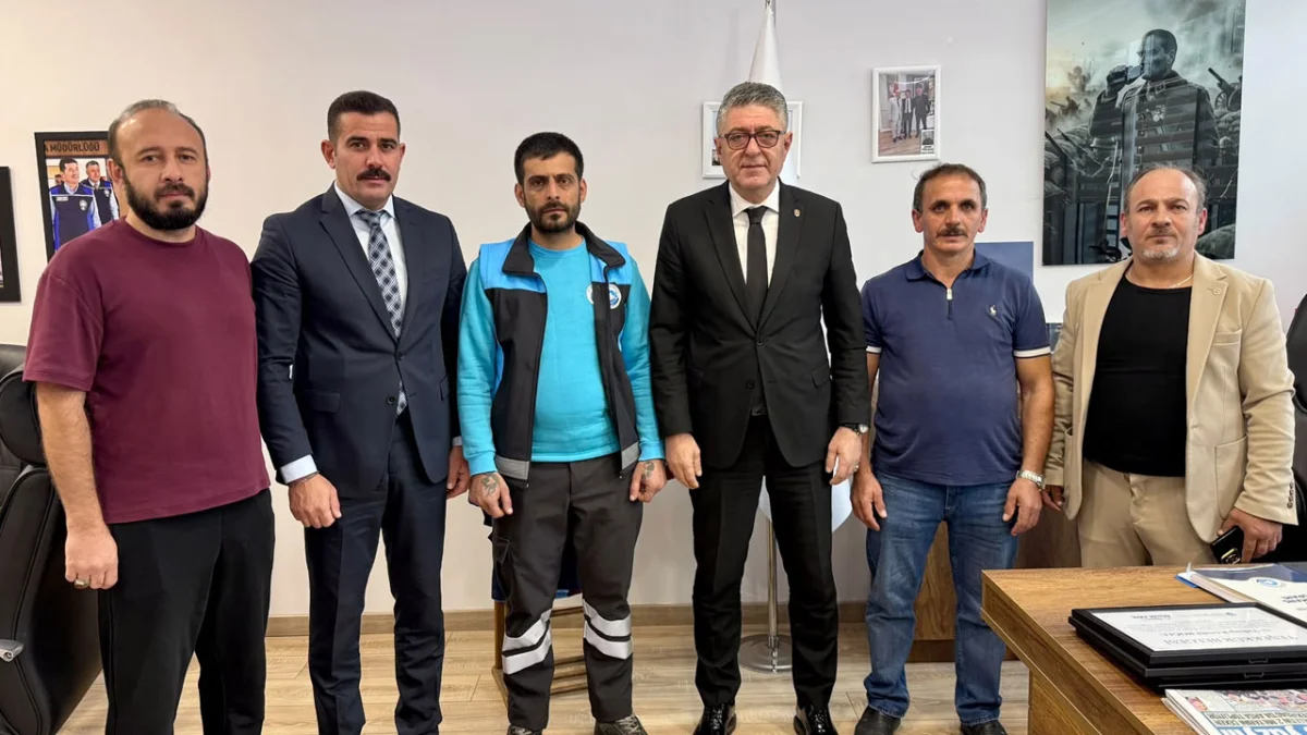 Trabzon’da temizlik işçilerinden örnek davranış! Bulduklarını karakola teslim ettiler