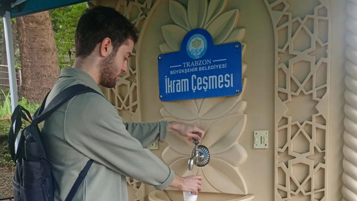 Trabzon’da üniversitelilere büyükşehir desteği sürüyor
